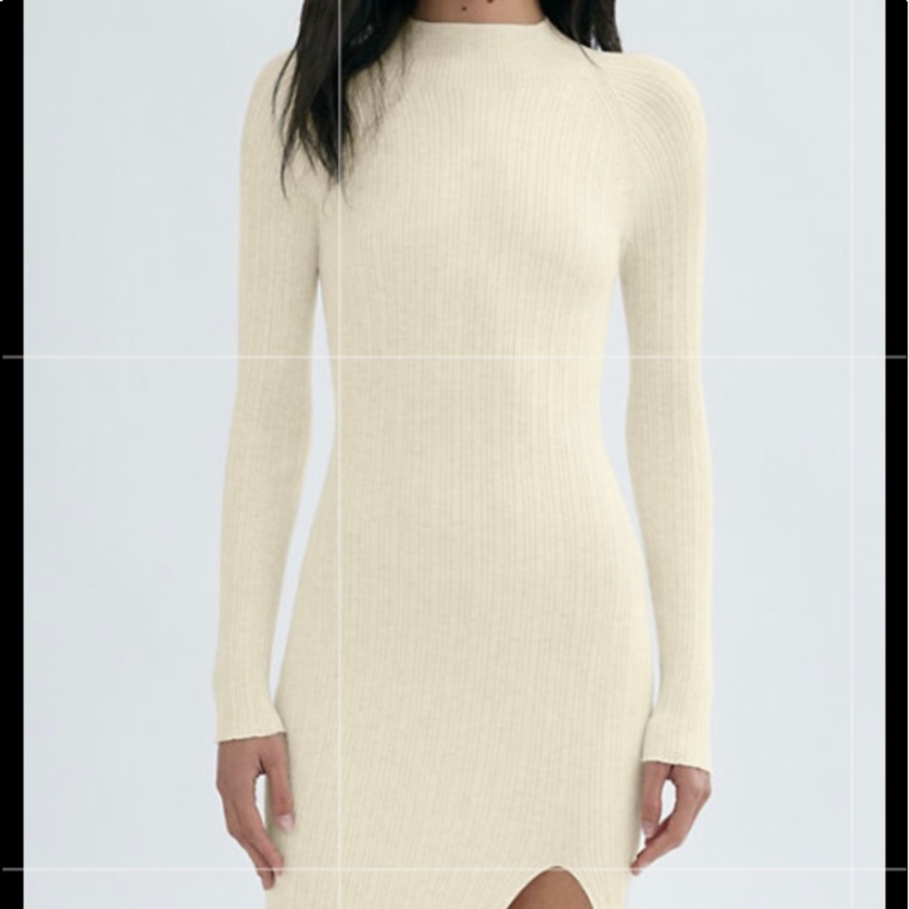 Aritzia dress with a slit size small